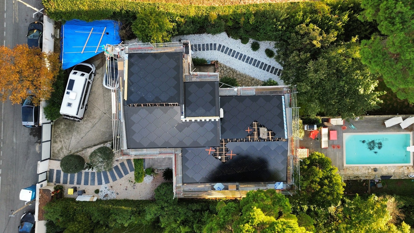 Toiture solaire Sunstyle terminée vue drone Caveirac Captain Solar